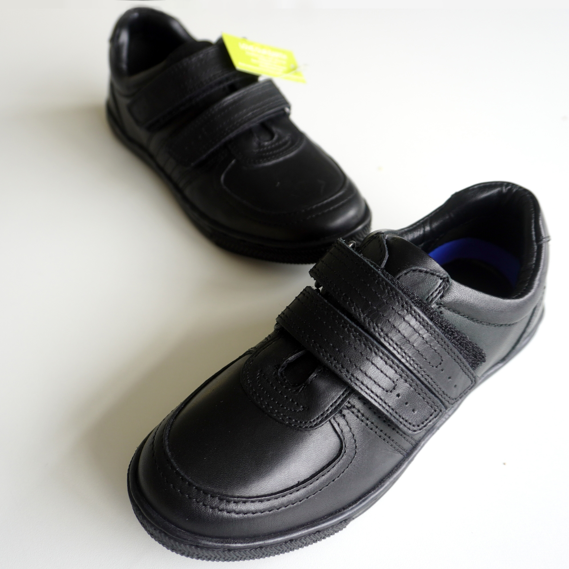 Micro-Fresh school shoes